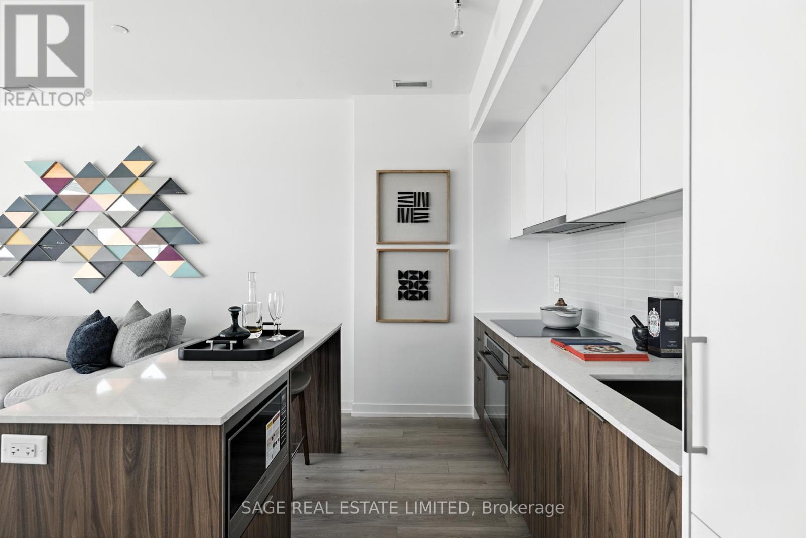 #808 863 ST CLAIR AVENUE W - 4