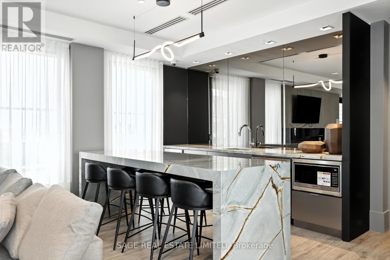 #206 863 ST CLAIR AVENUE W - 13