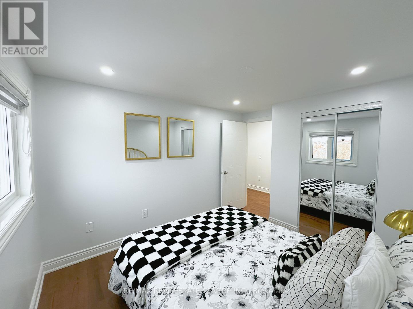 498 BANKSIDE DRIVE - 14