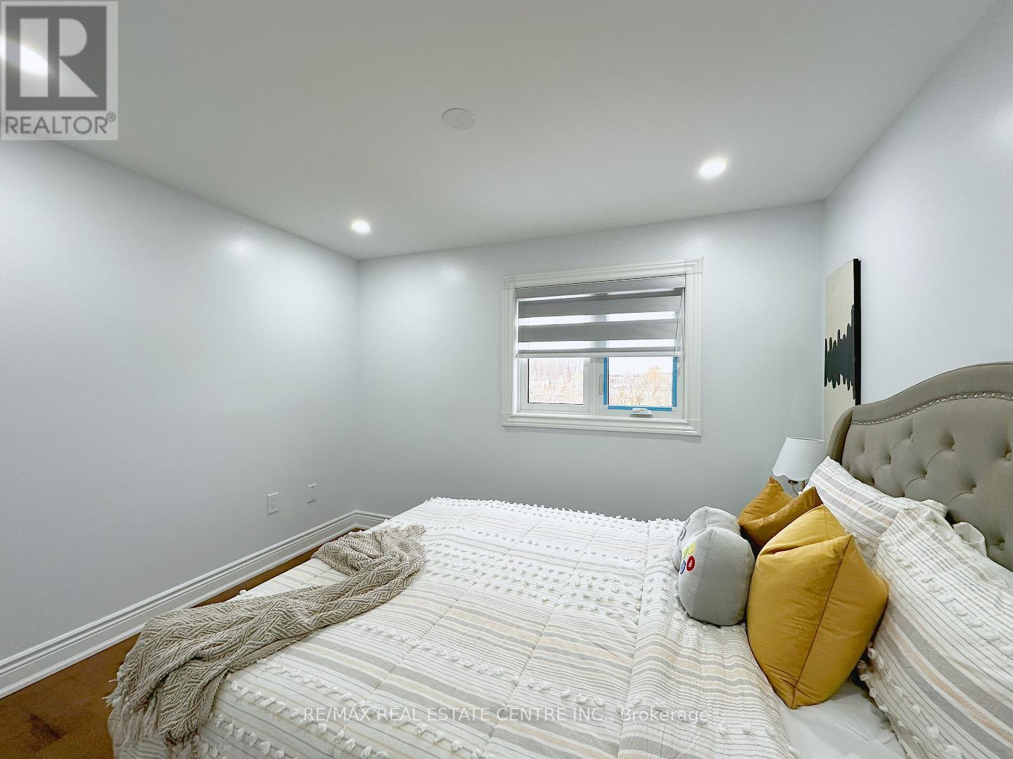 498 BANKSIDE DRIVE - 25