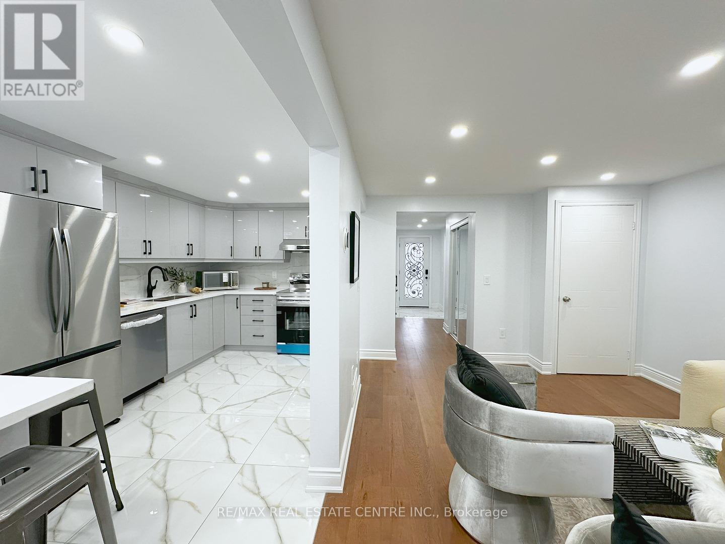 498 BANKSIDE DRIVE - 38