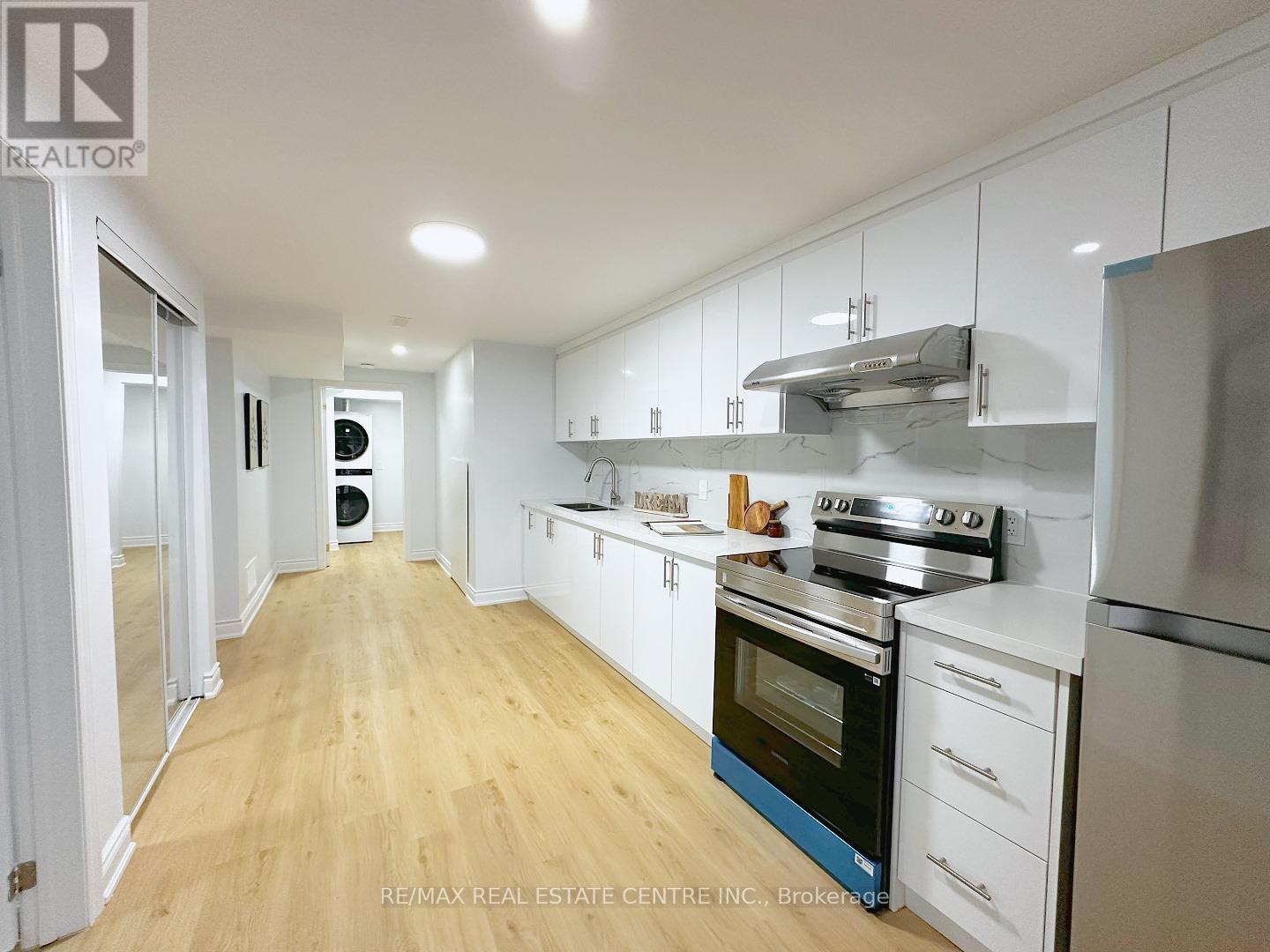 498 BANKSIDE DRIVE - 28