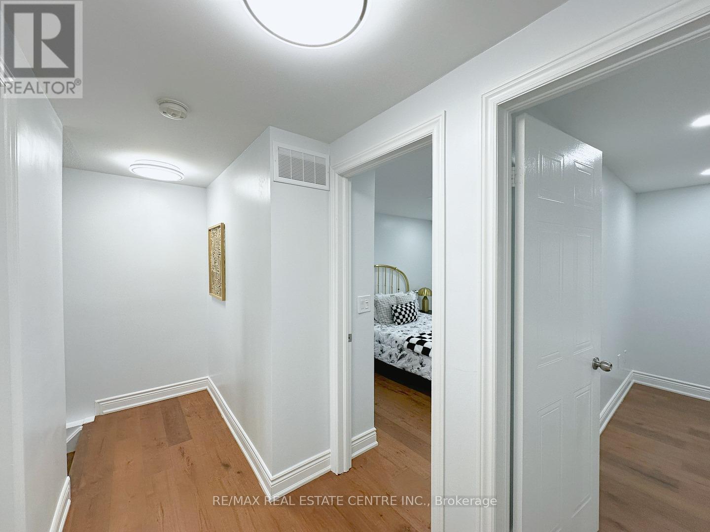 498 BANKSIDE DRIVE - 31