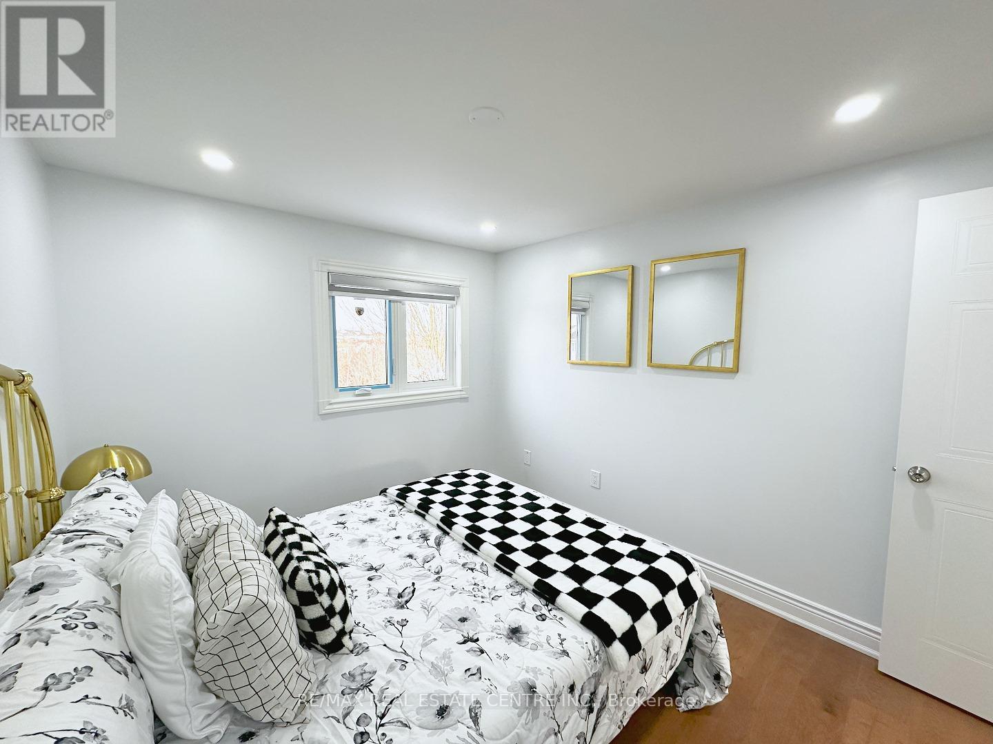 498 BANKSIDE DRIVE - 16