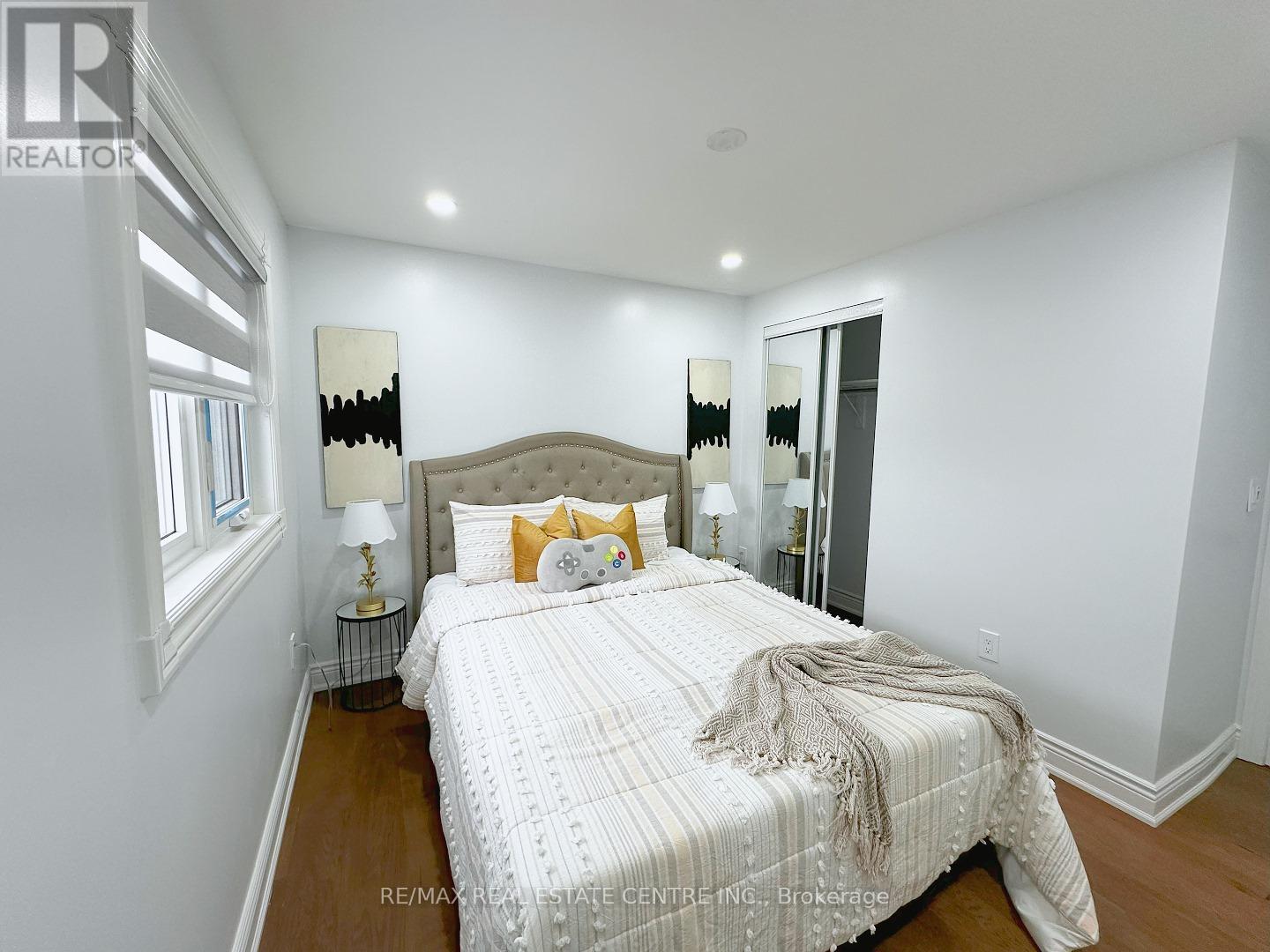 498 BANKSIDE DRIVE - 32
