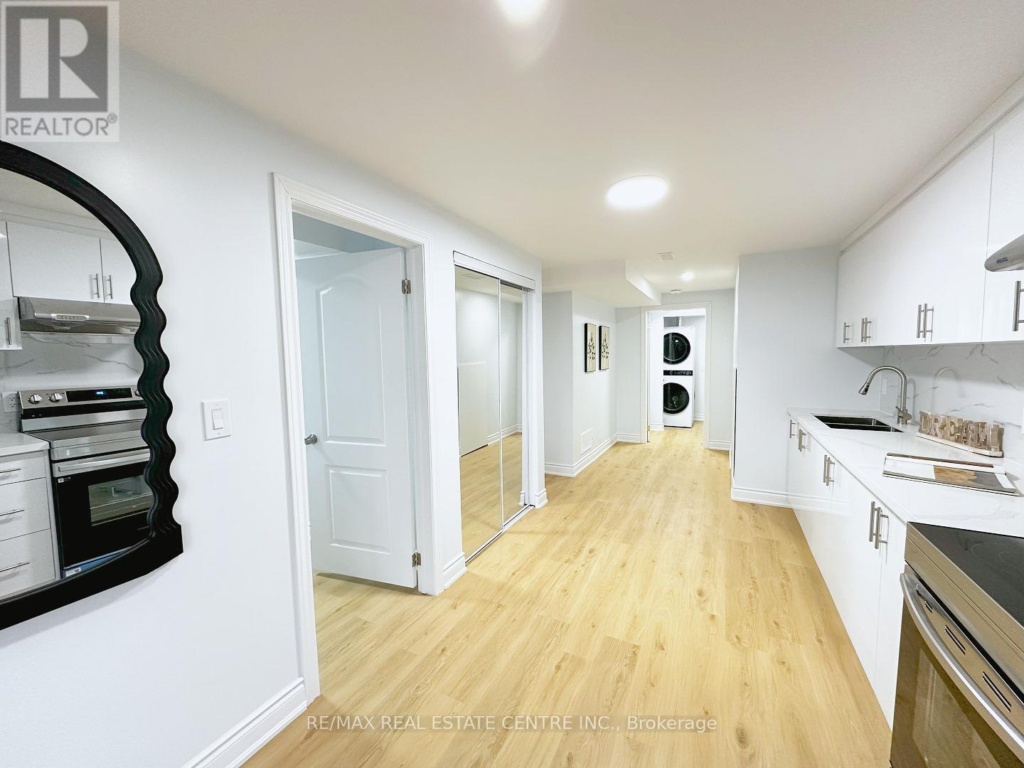498 BANKSIDE DRIVE - 17