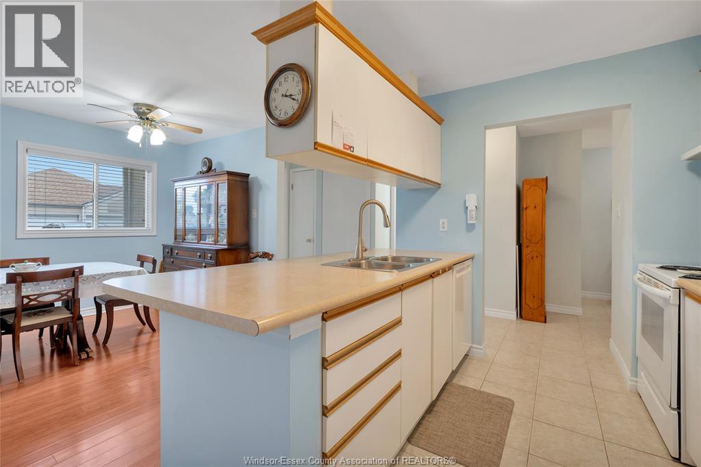 #103 1655 GRAND MARAIS West - 10