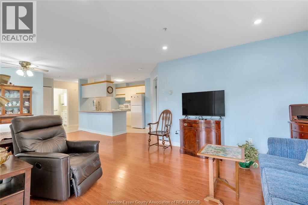 #103 1655 GRAND MARAIS West - 3