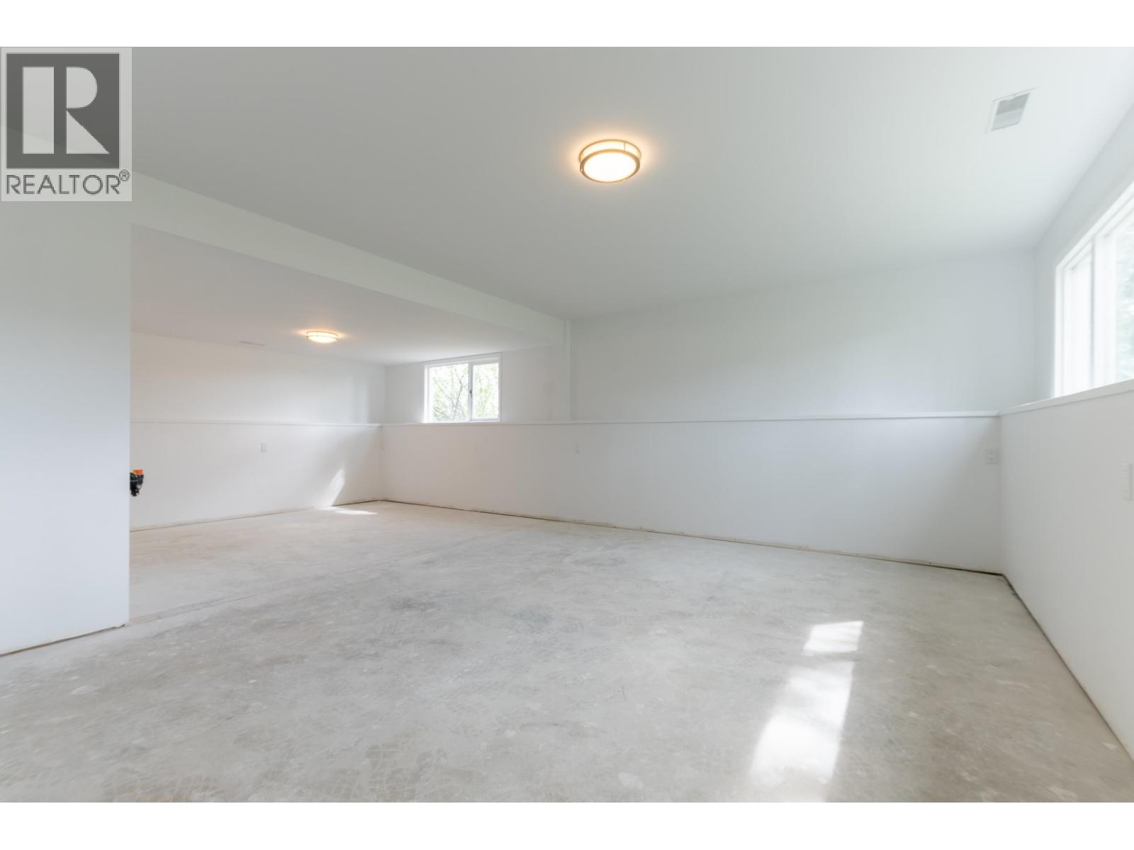 4608 CROCUS CRESCENT - 27
