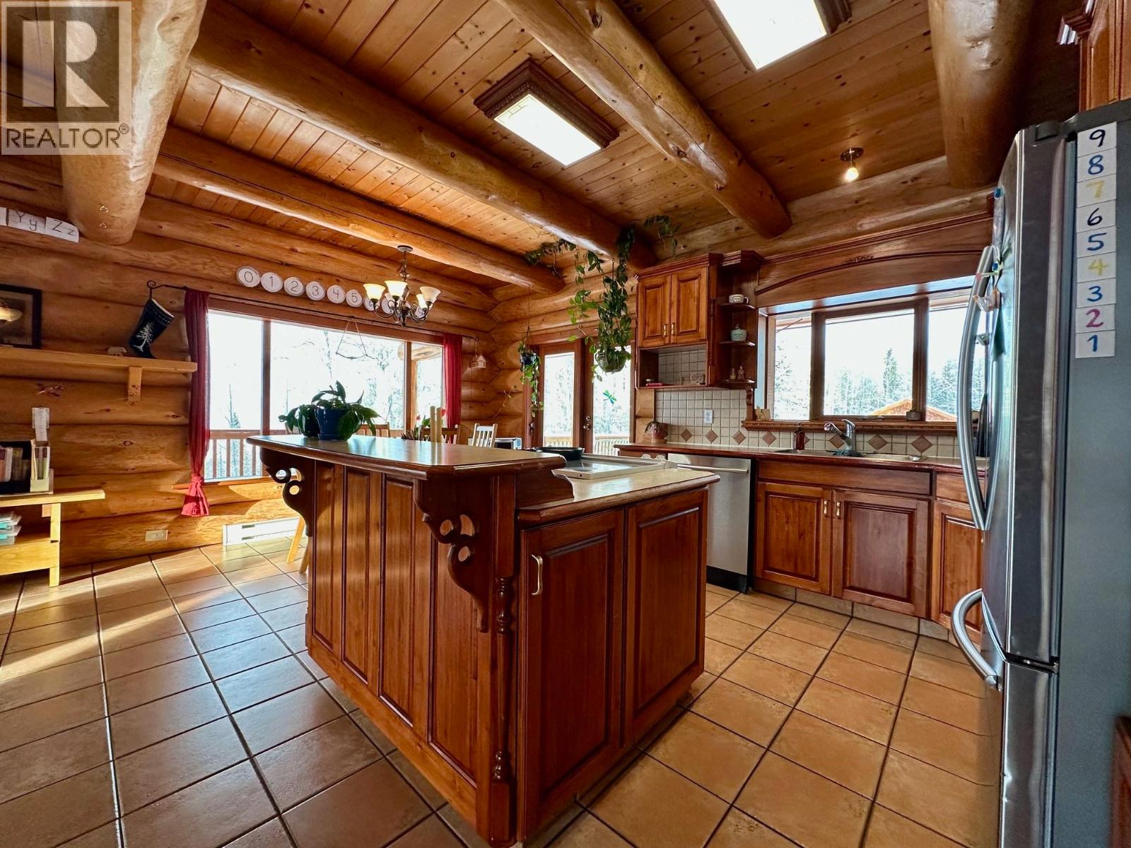 7584 FIR ROAD, Telkwa