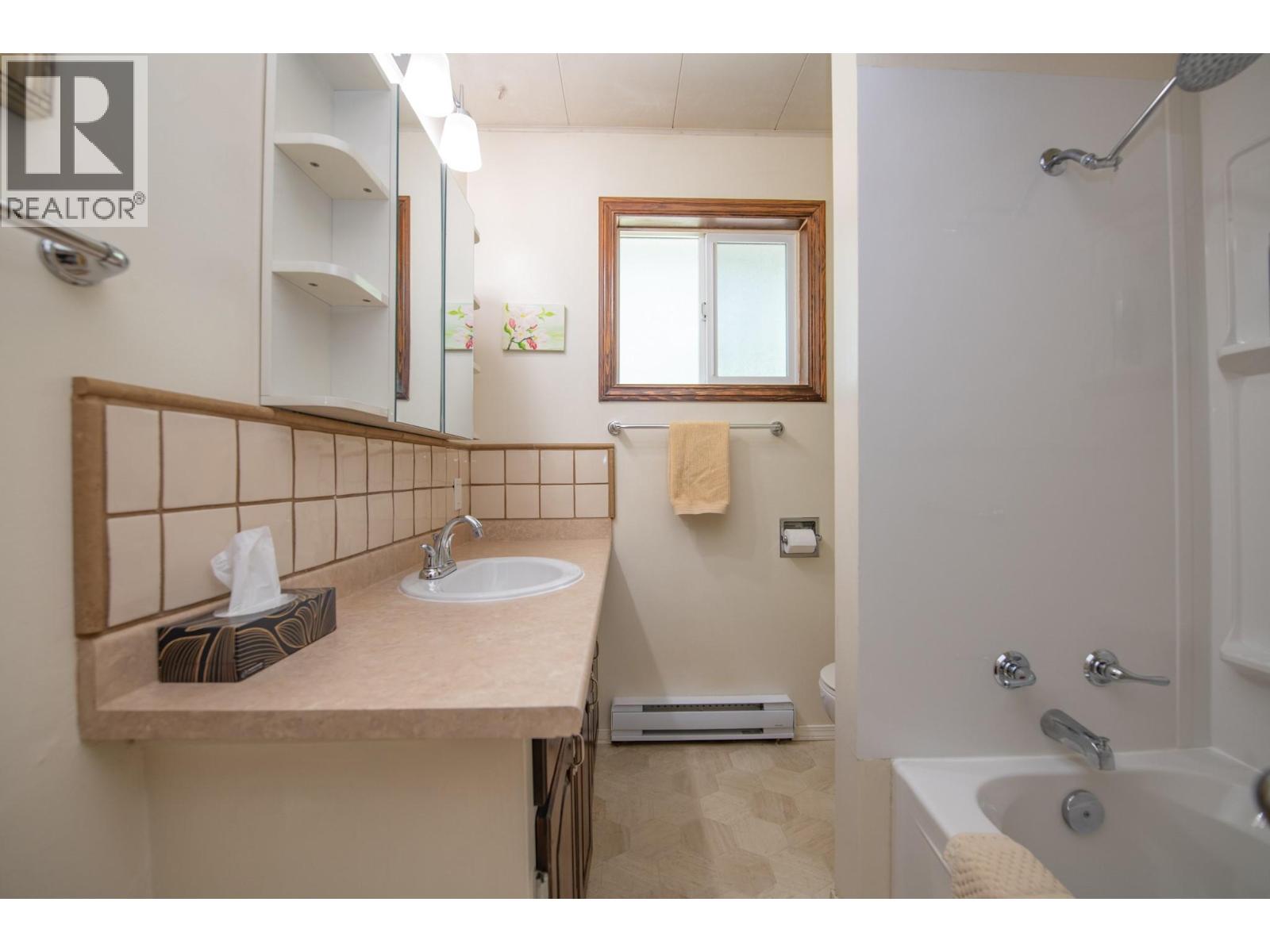 9590 School Road - 26