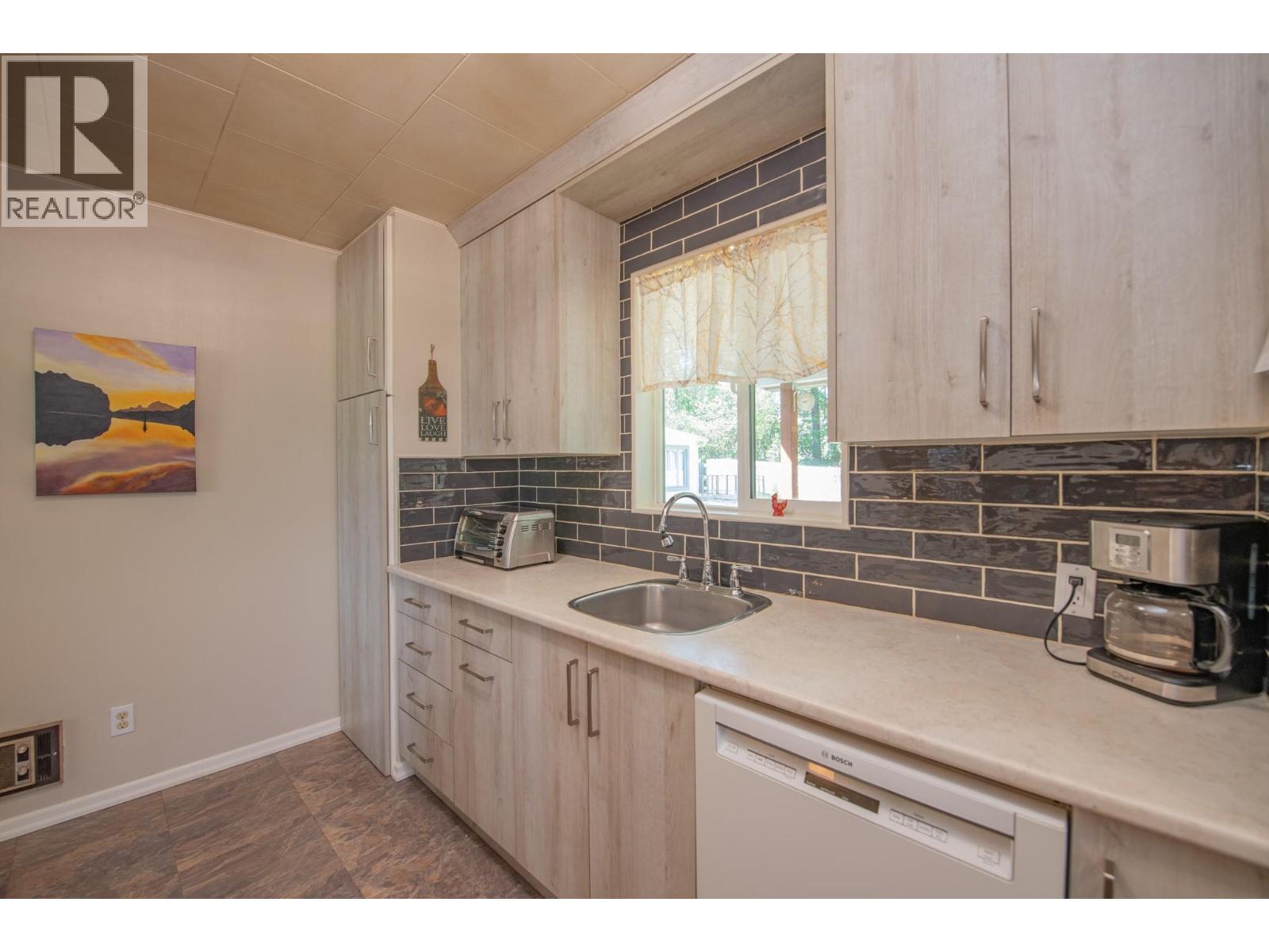9590 School Road - 20