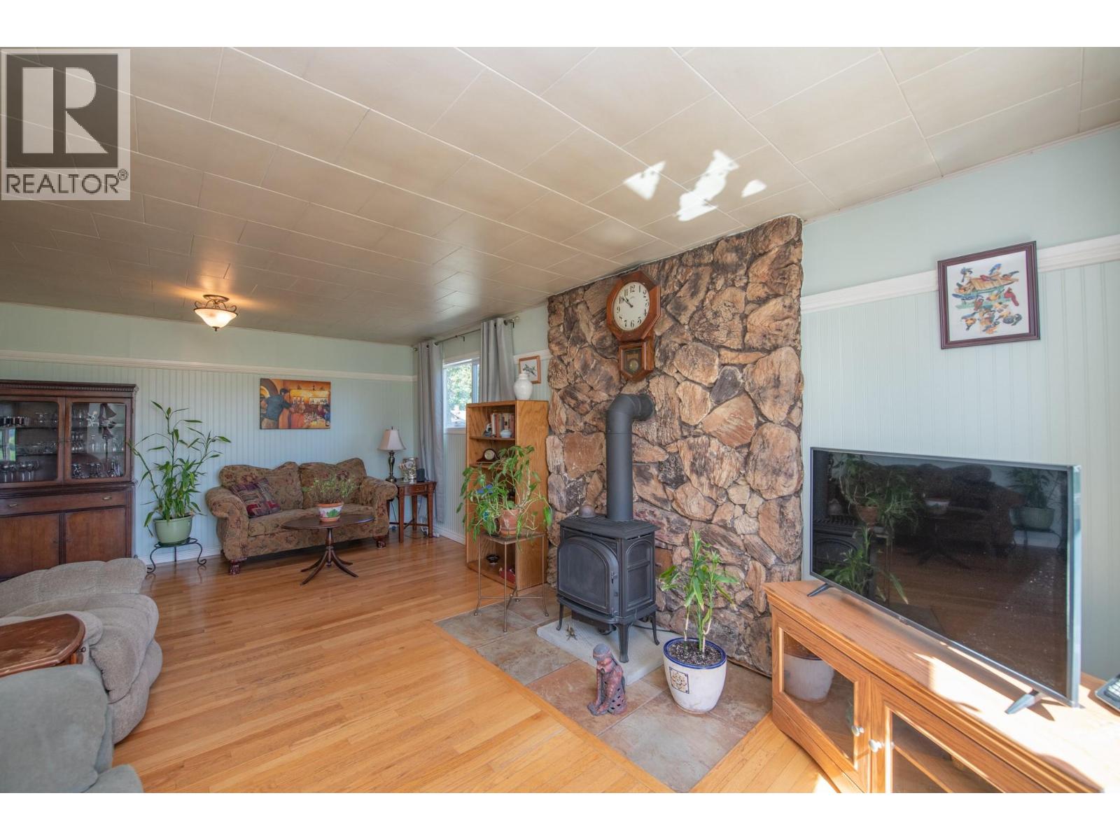 9590 School Road - 14