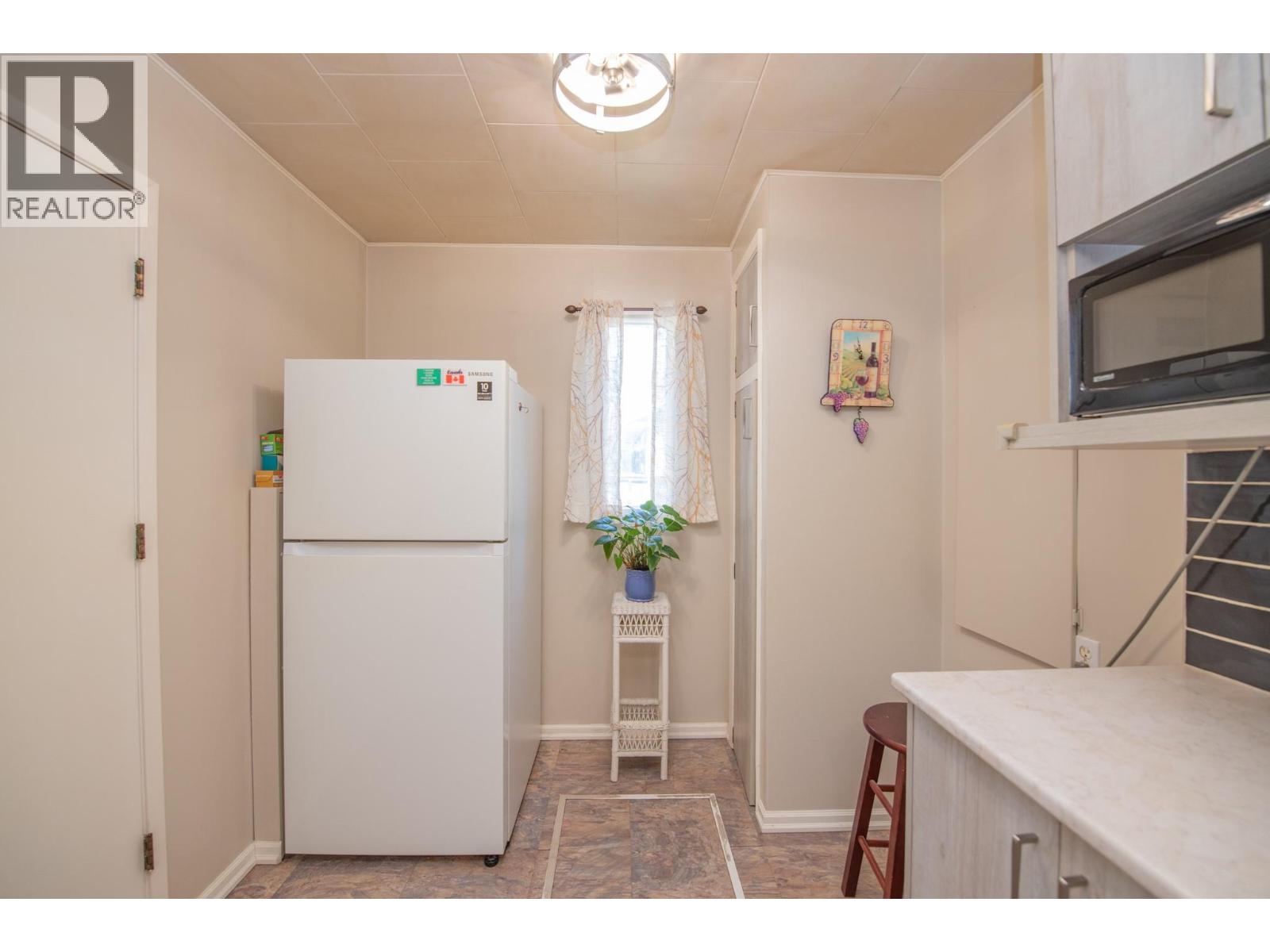 9590 School Road - 22