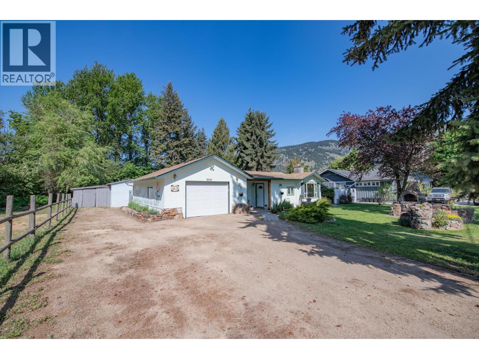 9590 School Road - 29