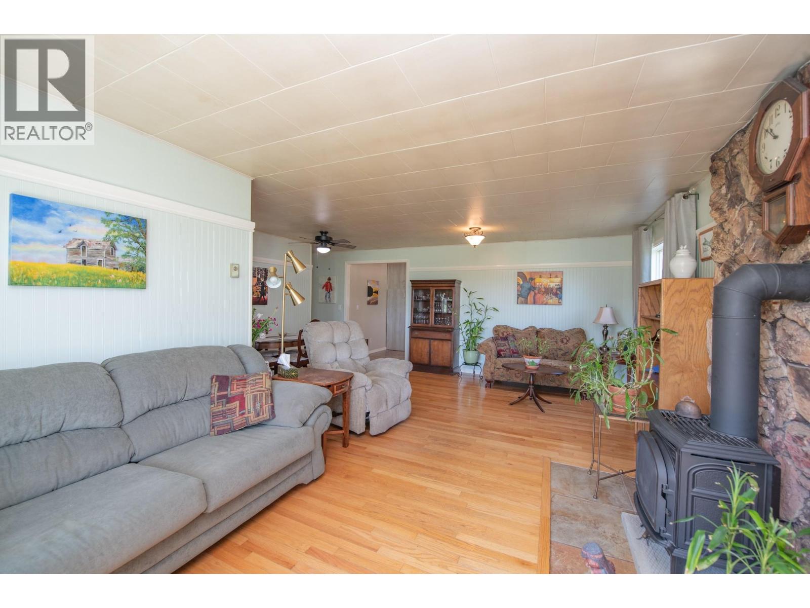 9590 School Road - 15