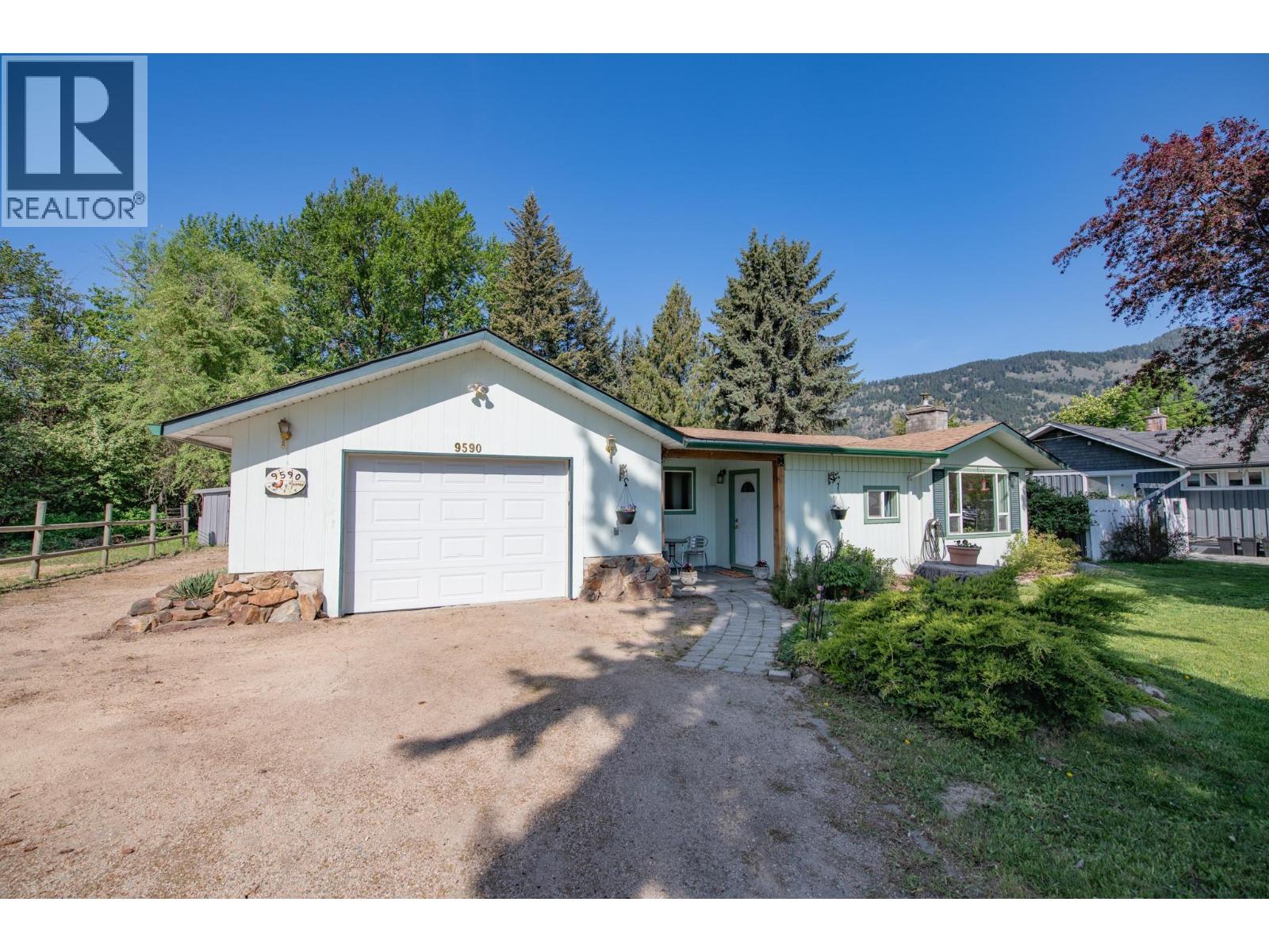 9590 School Road - 28