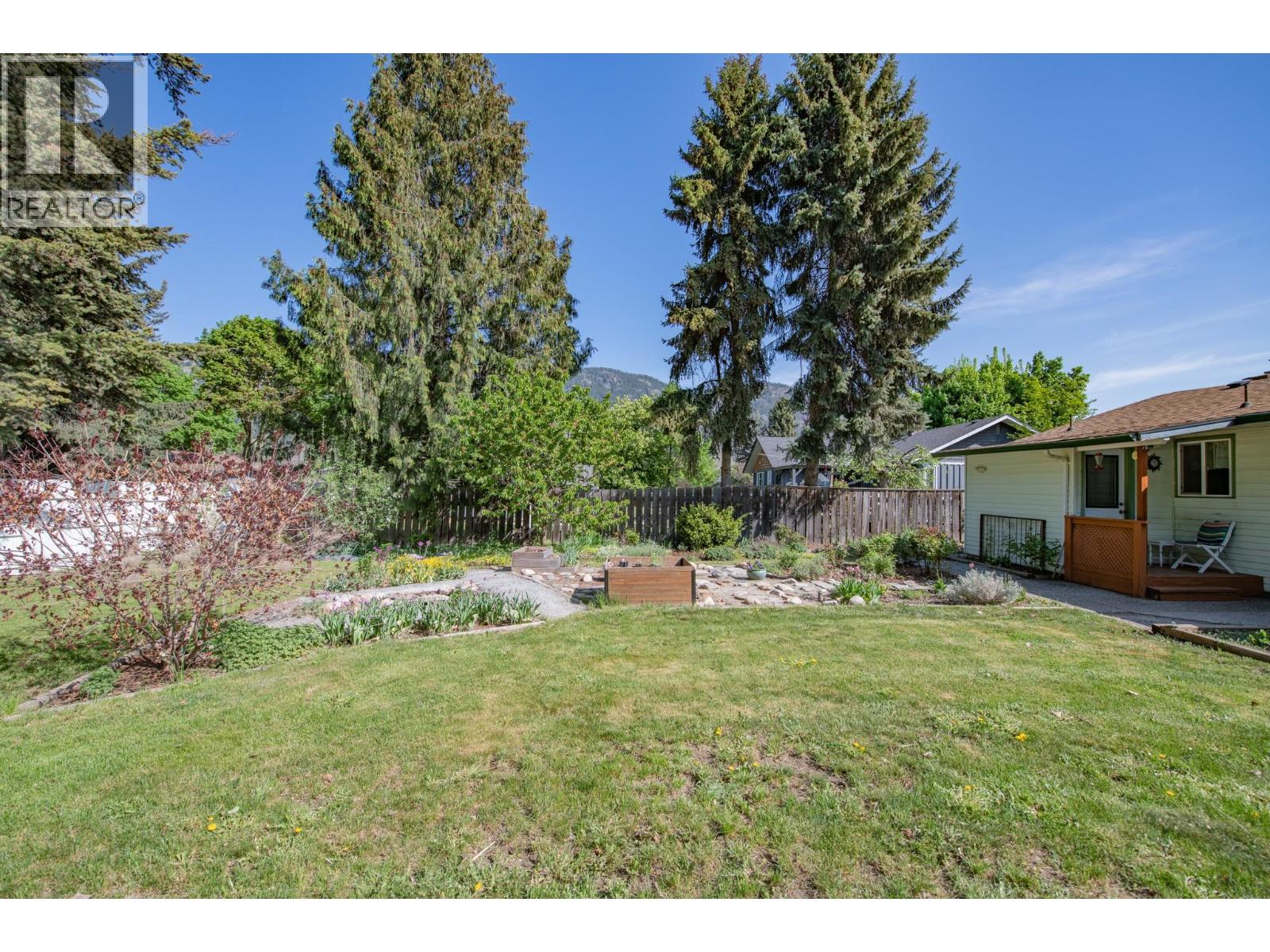 9590 School Road - 33