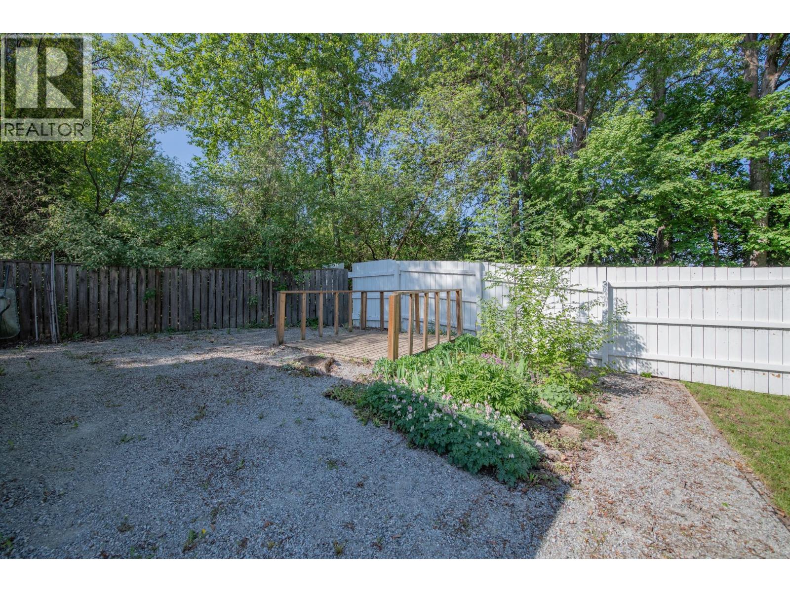 9590 School Road - 32