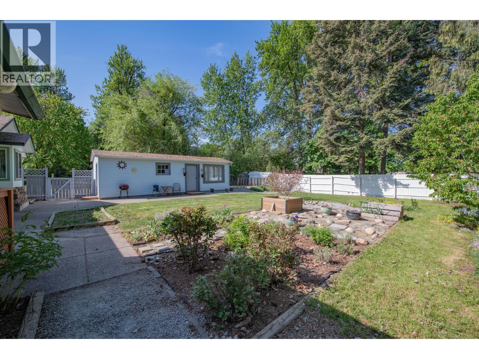 9590 School Road - 35