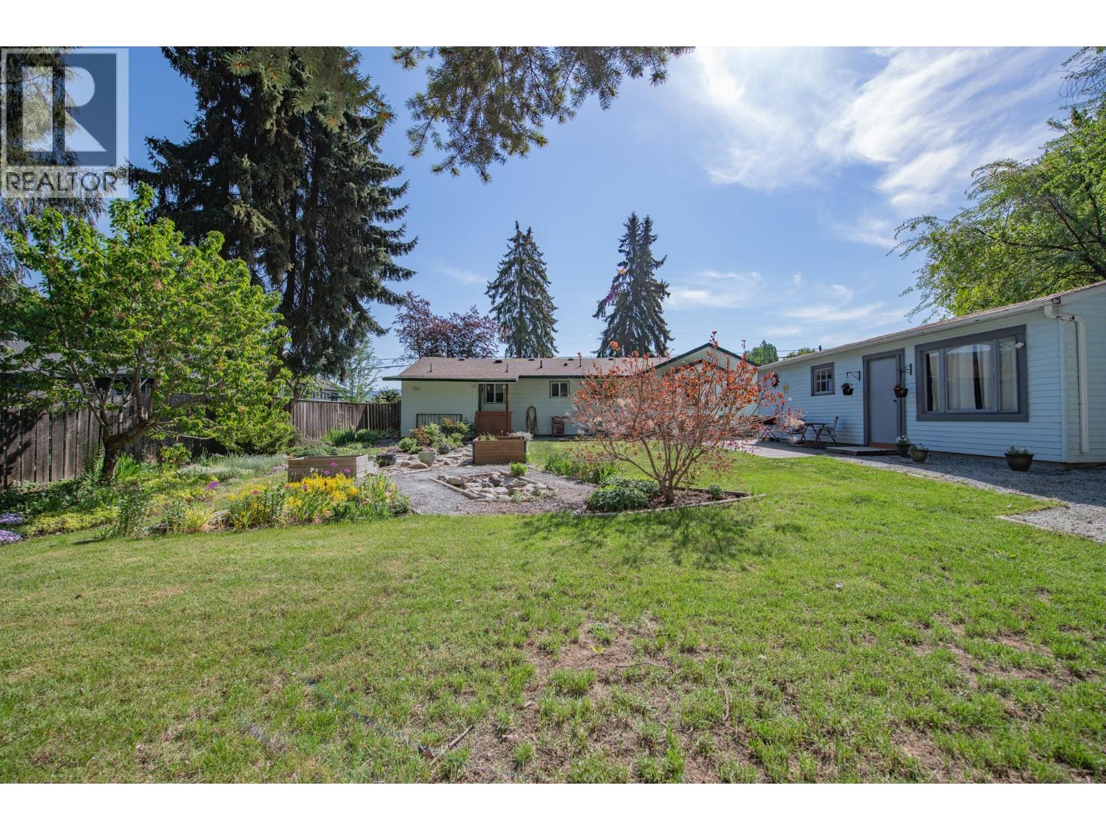 9590 School Road - 40