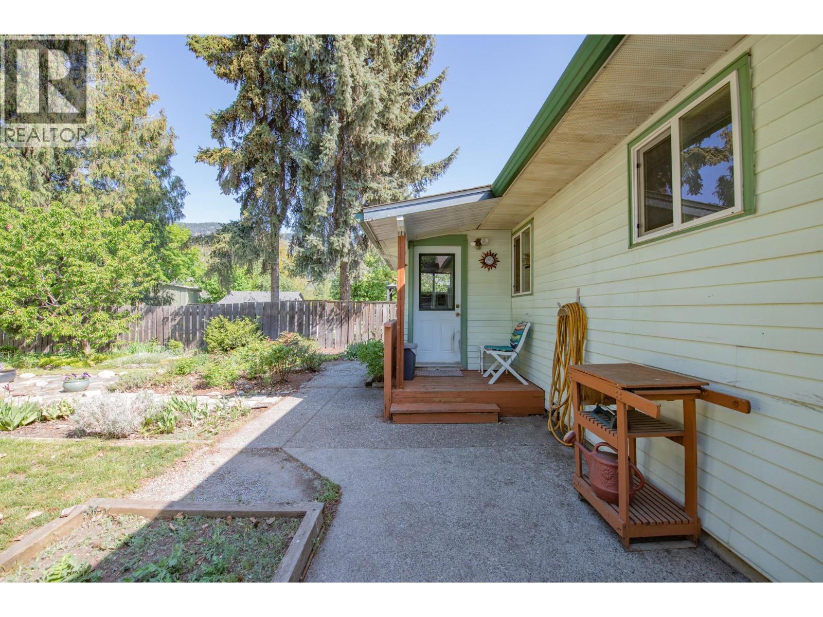 9590 School Road - 48