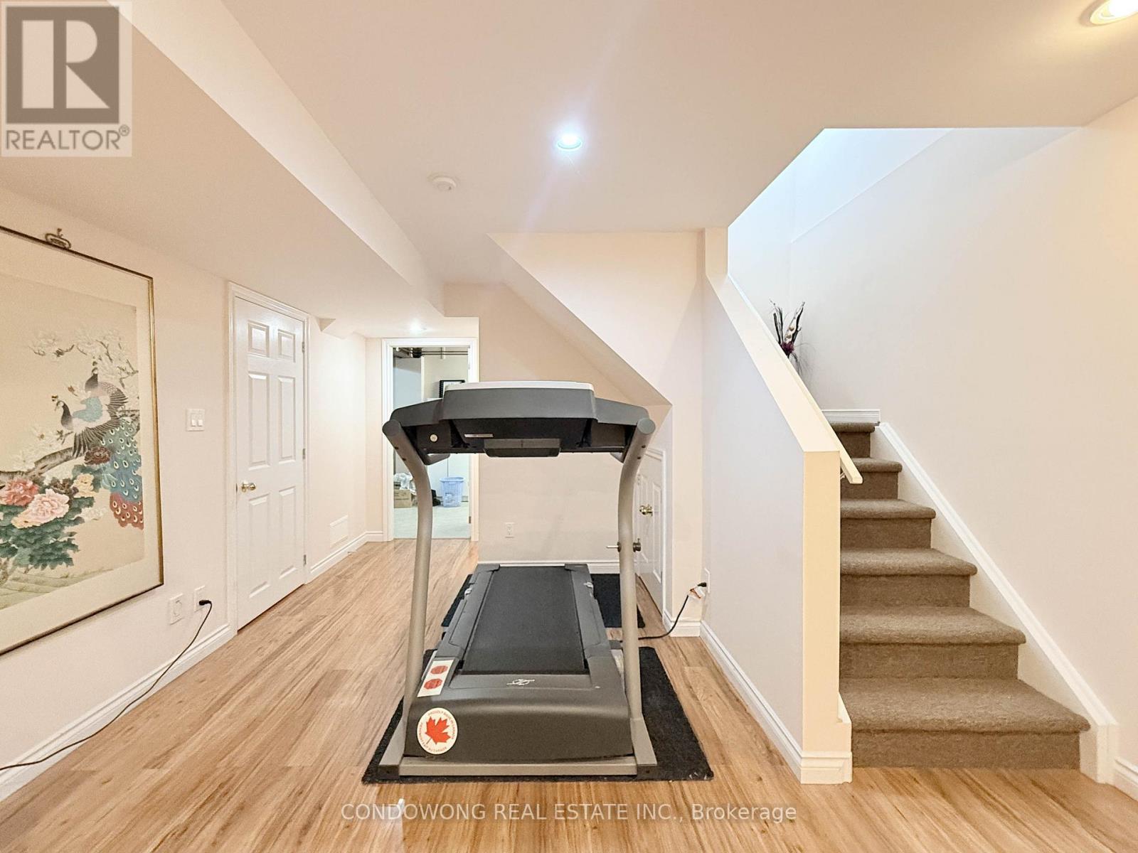 77 BASSETT AVENUE - 23