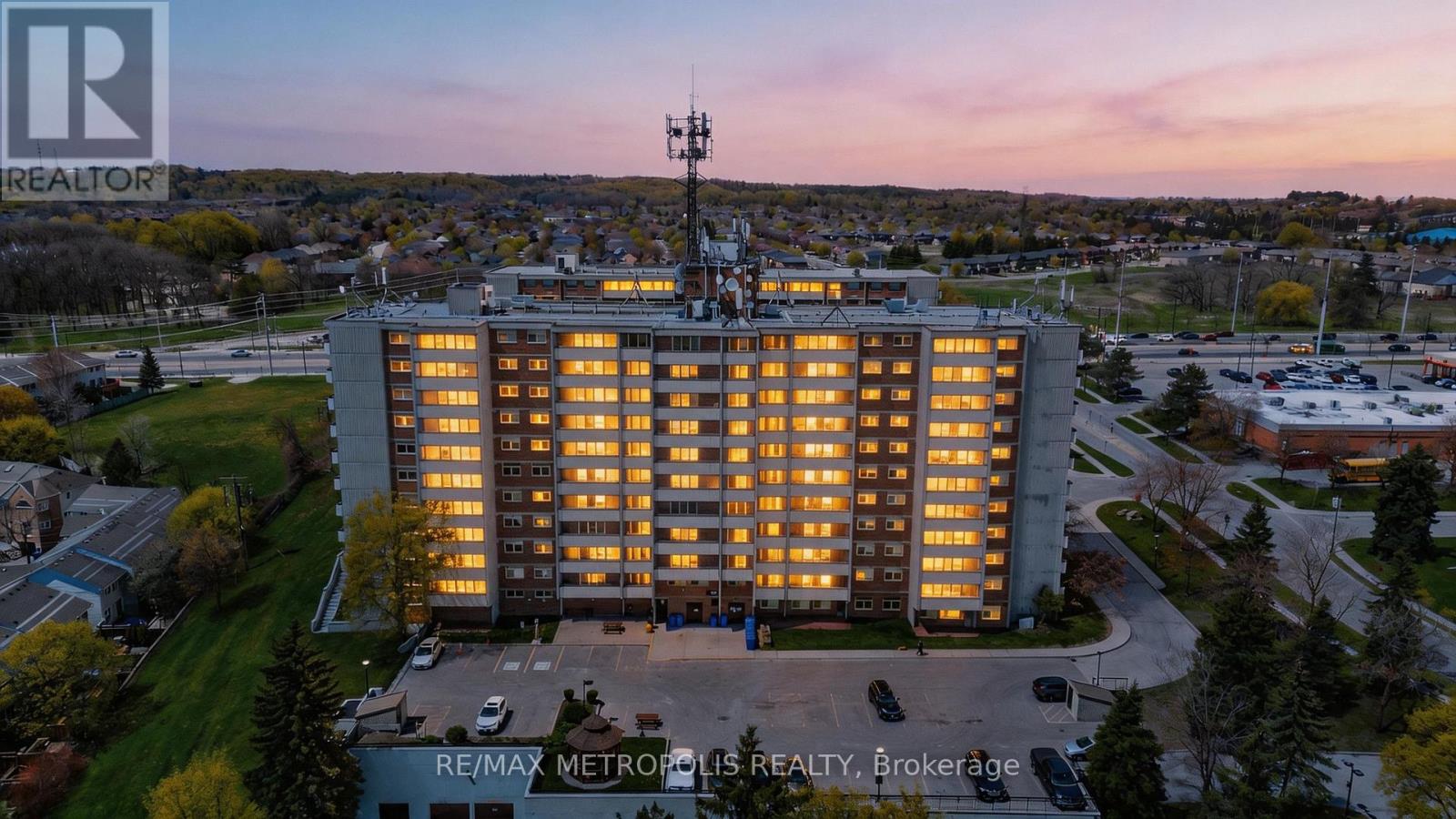 Listing photo of 1010 - 40 WILLIAM ROE BOULEVARD