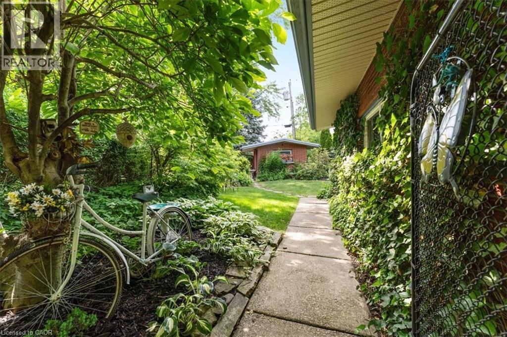 7 GLENAYR Place - 45