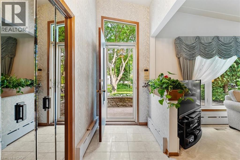 7 GLENAYR Place - 9