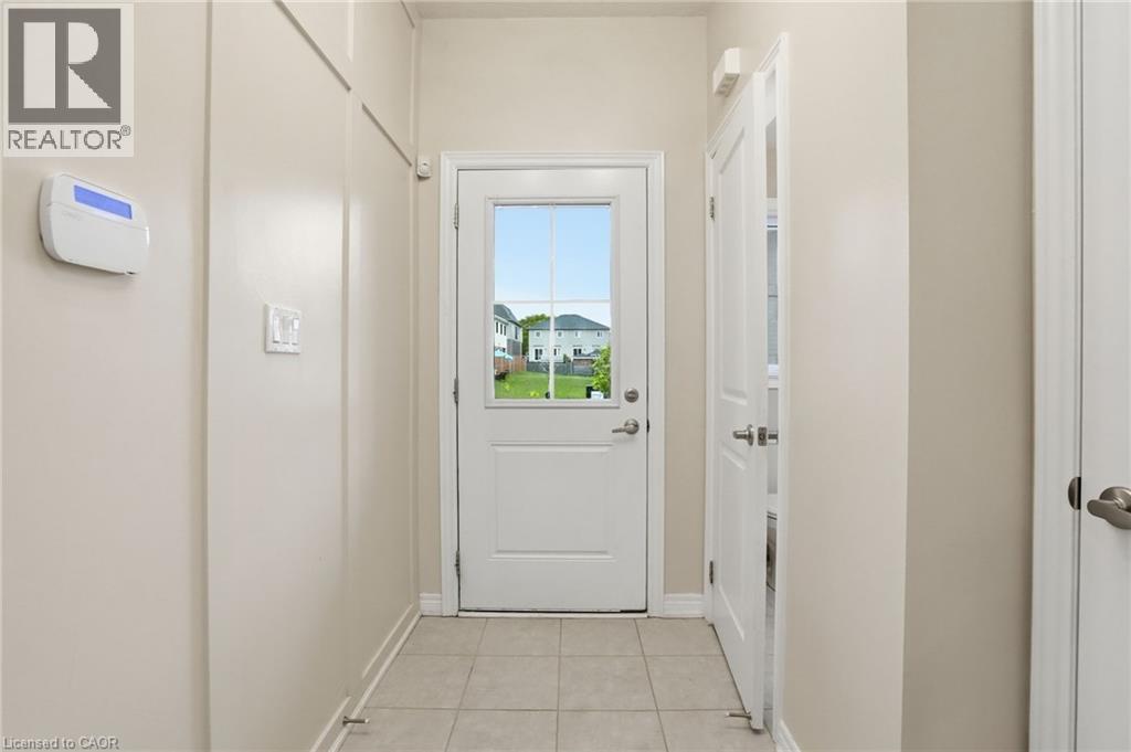 19 MIA Drive, Hamilton, Ontario, L9B0K1 — Photo 3