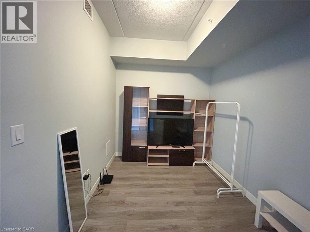 318 SPRUCE Street Unit# 1906, Waterloo, Ontario, N2L0E9 — Photo 12