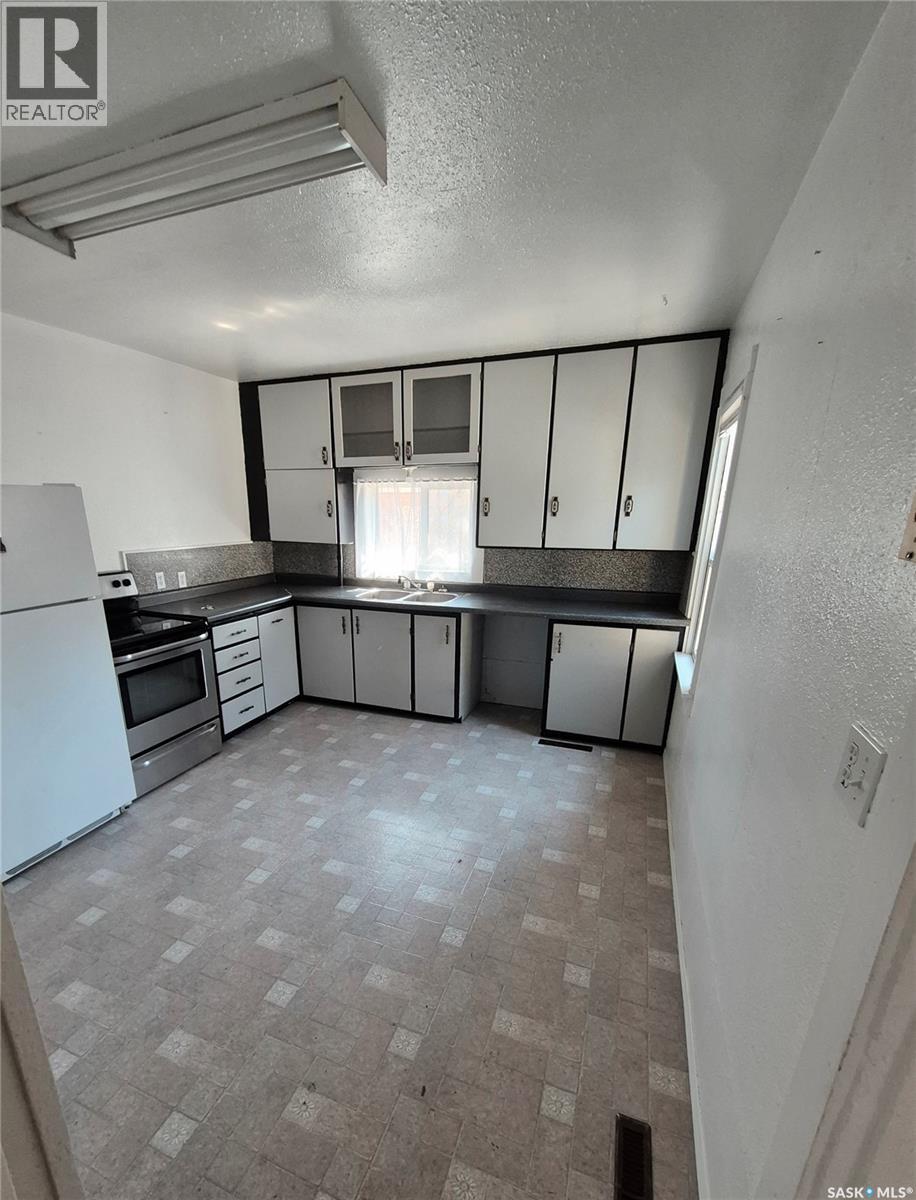 407 3rd STREET E - 12