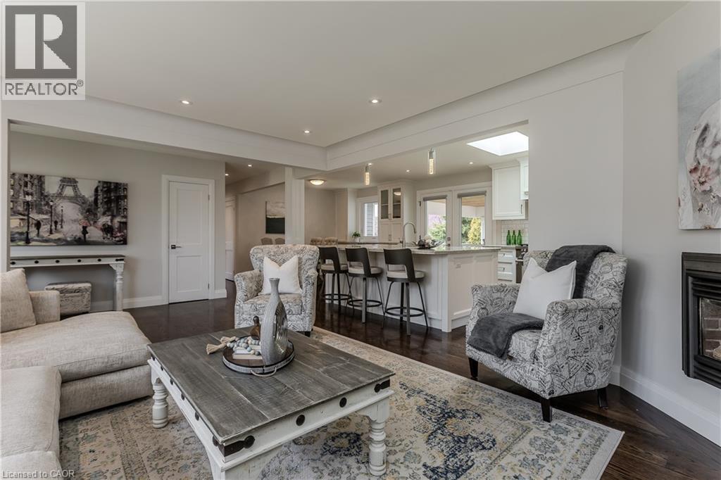5411 CORNWALL Crescent, Burlington, Ontario, L7L3K2 — Photo 8