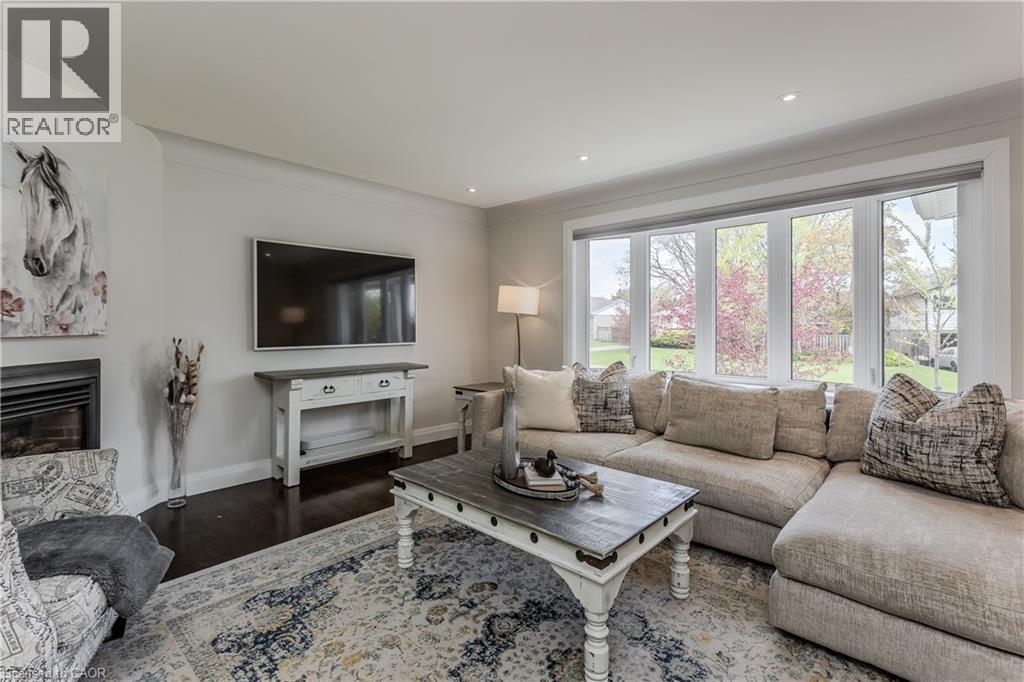 5411 CORNWALL Crescent, Burlington, Ontario, L7L3K2 — Photo 9
