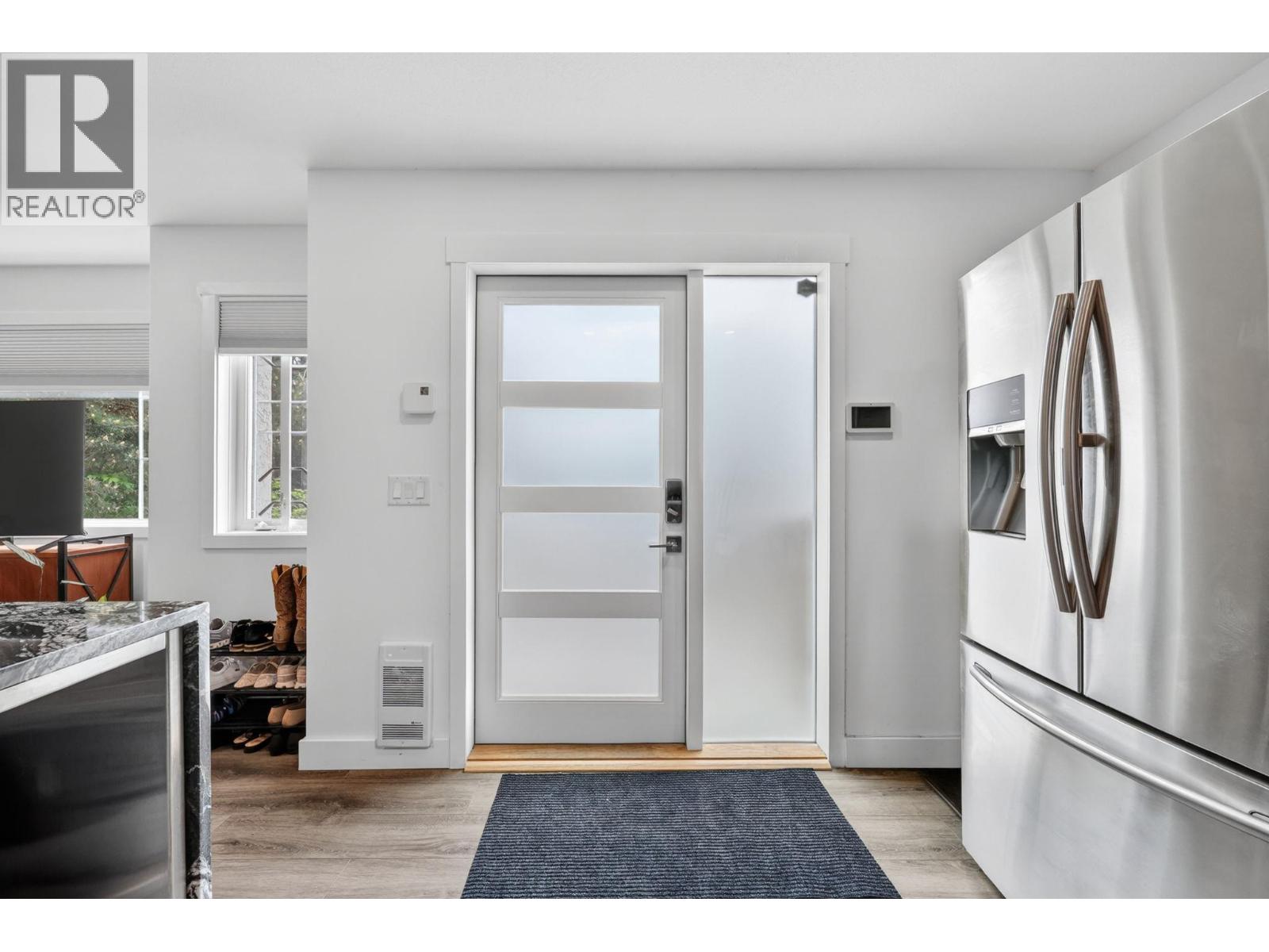 823 Ackerman Court, Kelowna