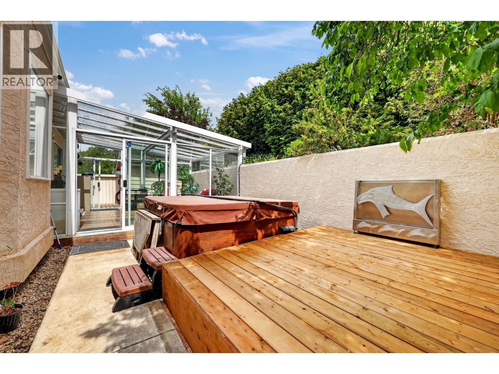 823 Ackerman Court, Kelowna