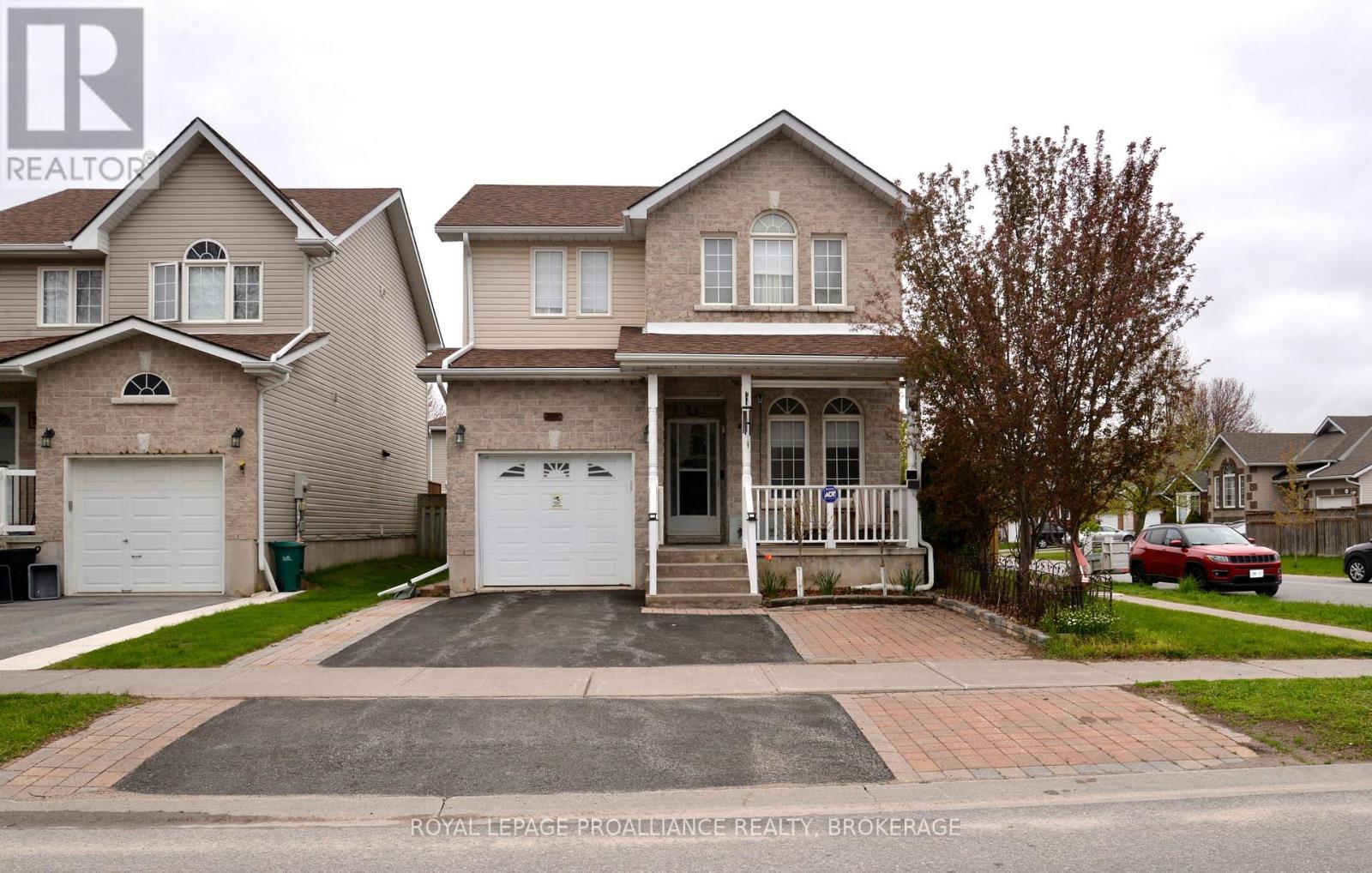 1031 RAINBOW CRESCENT - 1