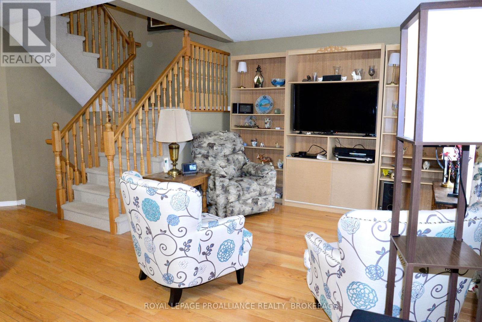 1031 RAINBOW CRESCENT - 13