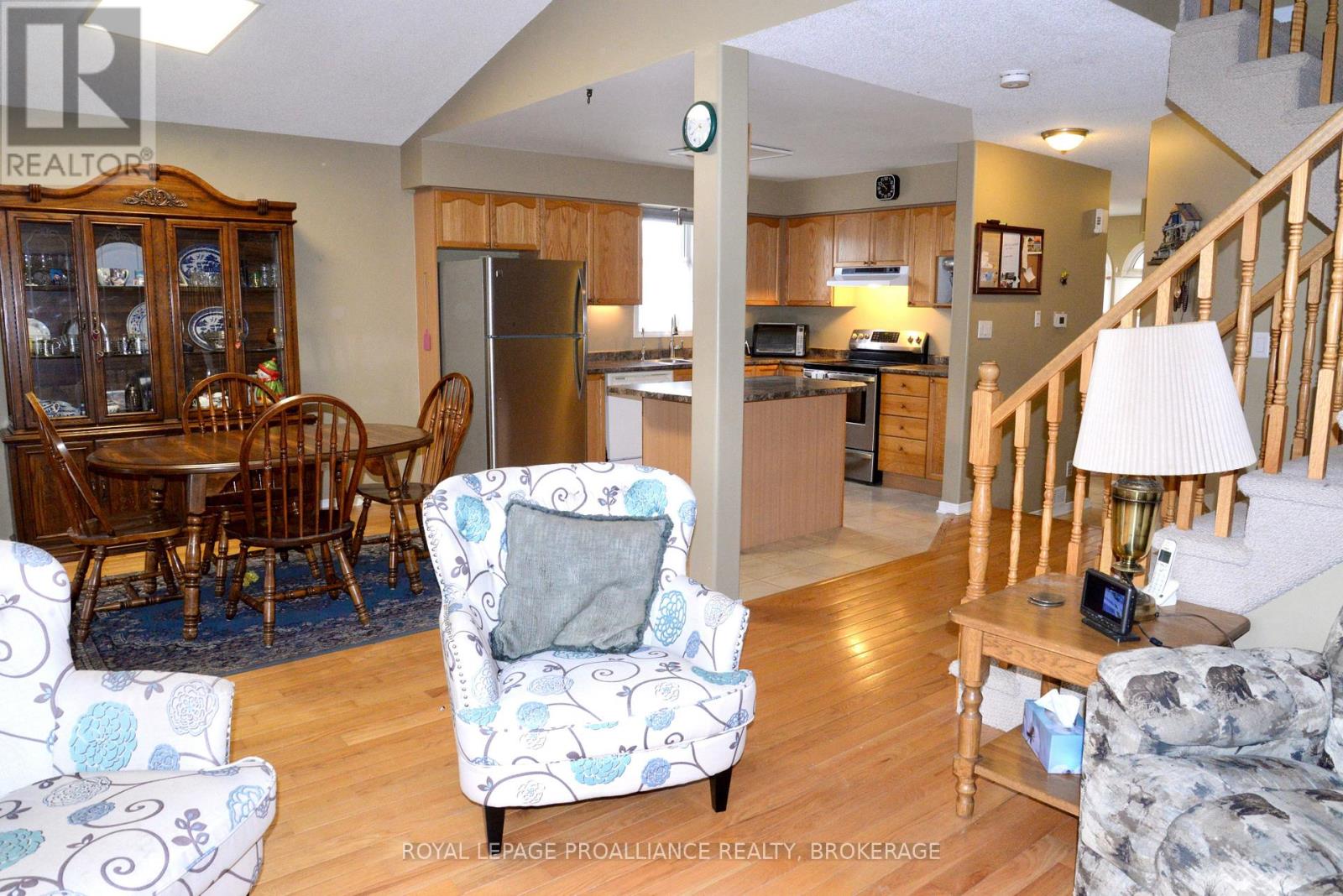1031 RAINBOW CRESCENT - 14