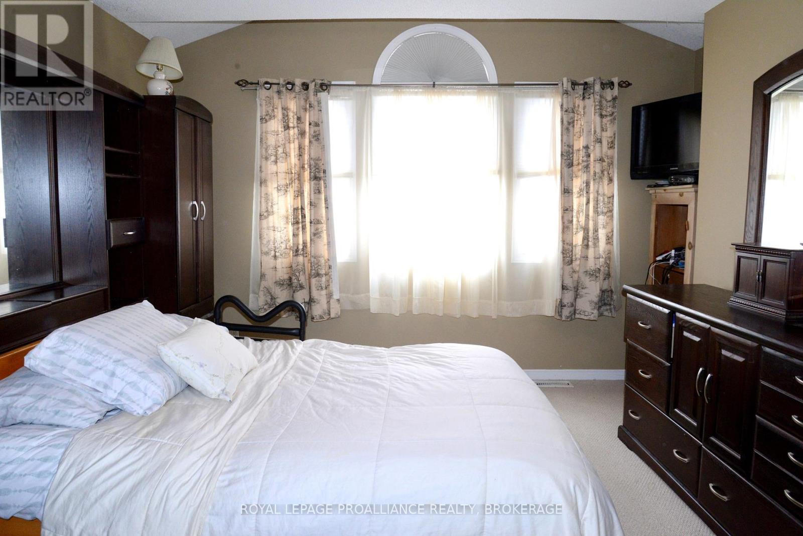 1031 RAINBOW CRESCENT - 21