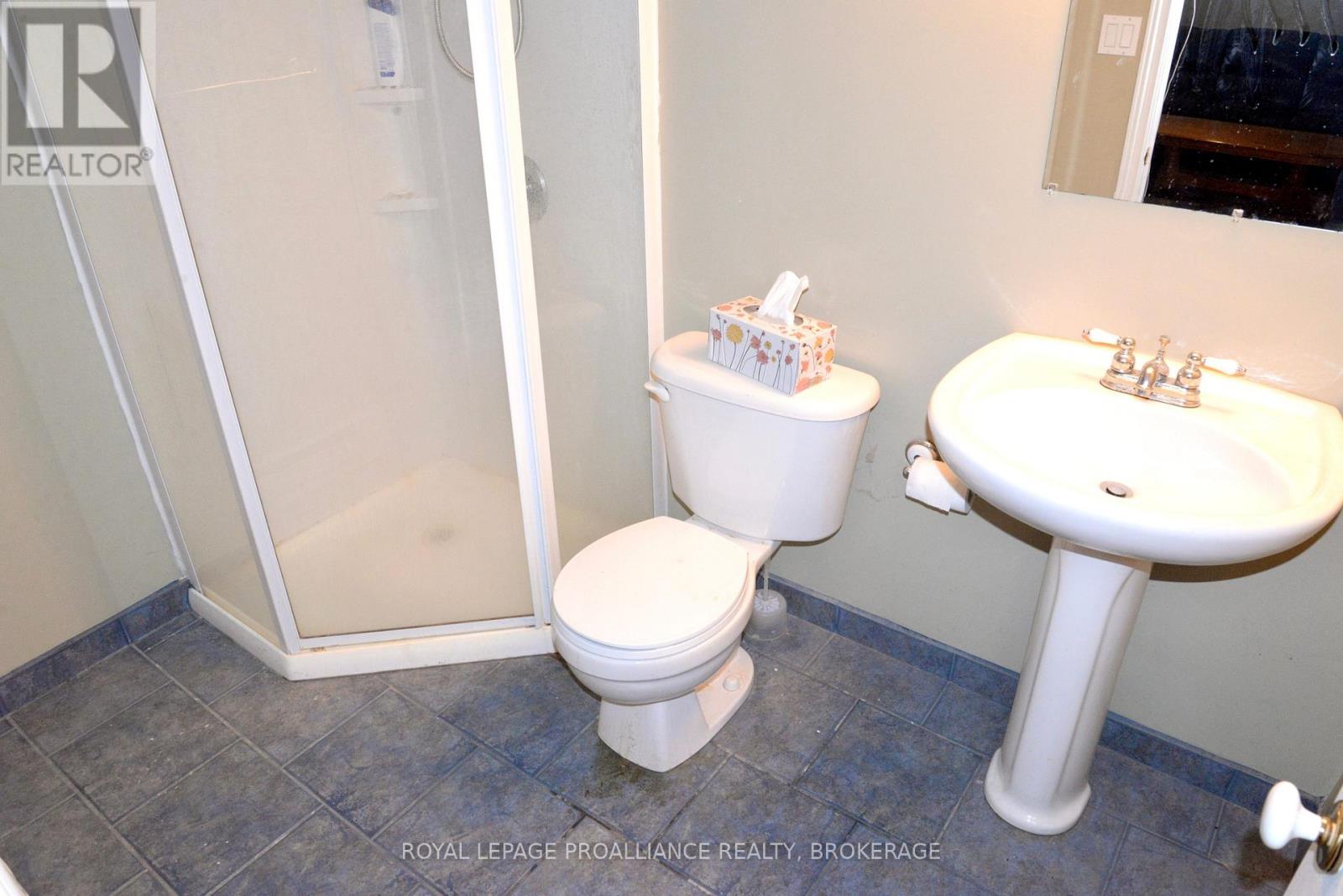 1031 RAINBOW CRESCENT - 25