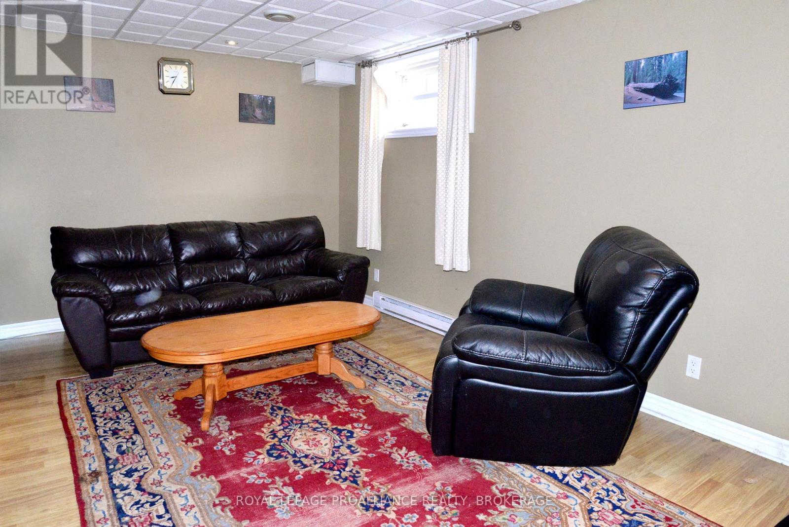 1031 RAINBOW CRESCENT - 26