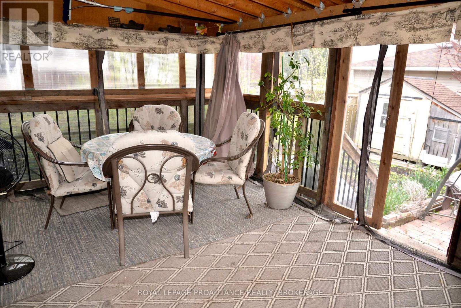 1031 RAINBOW CRESCENT - 33