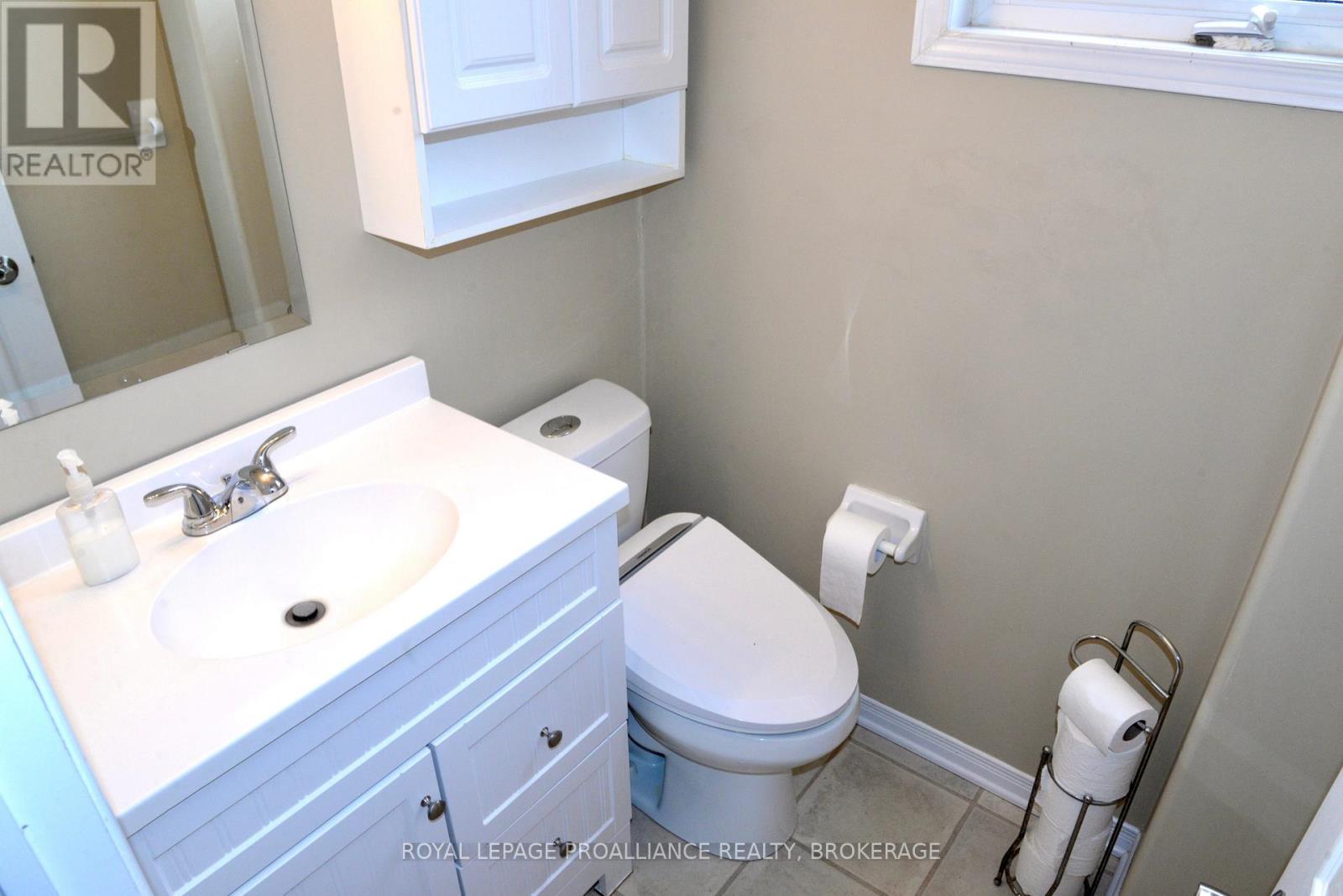 1031 RAINBOW CRESCENT - 4