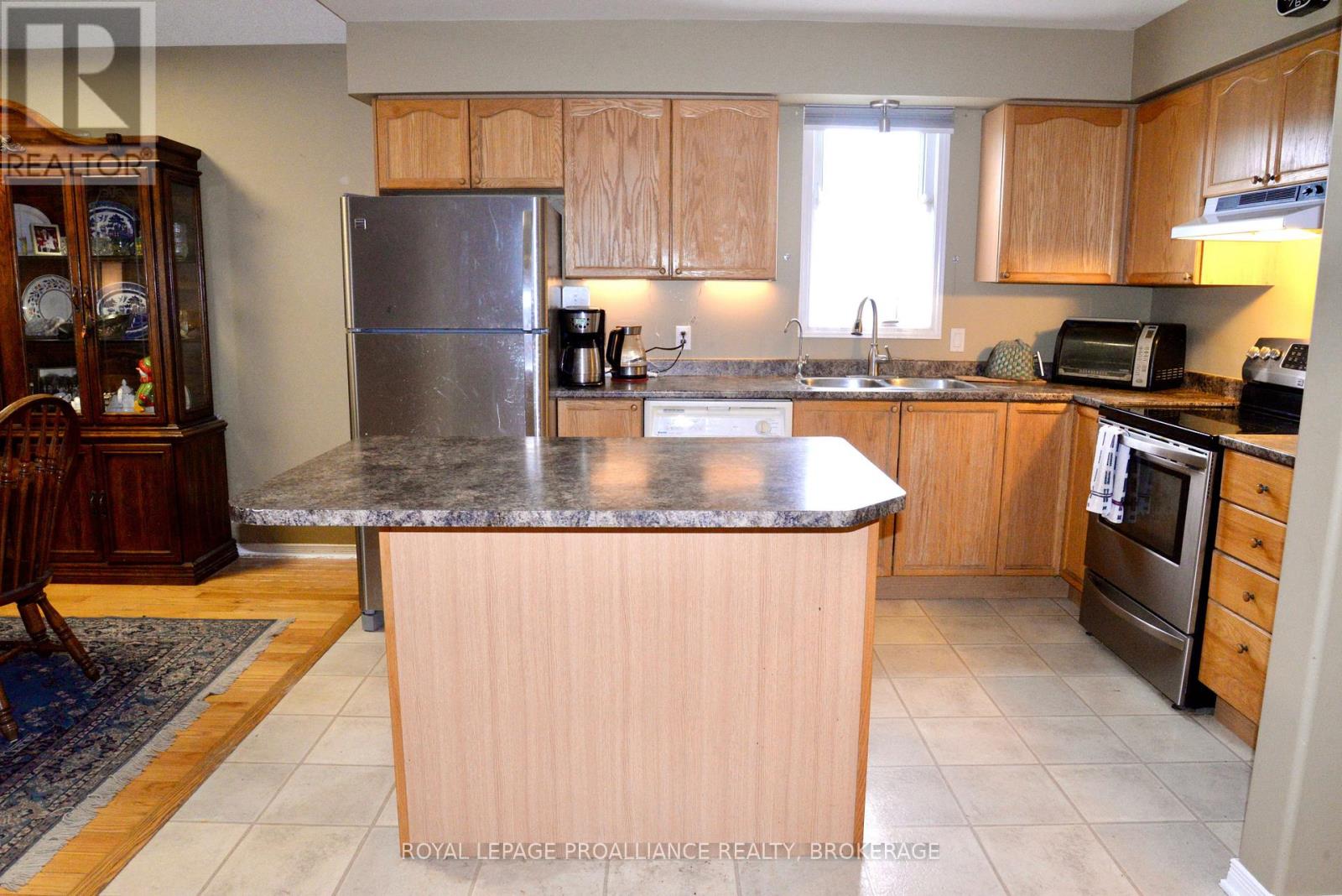 1031 RAINBOW CRESCENT - 6