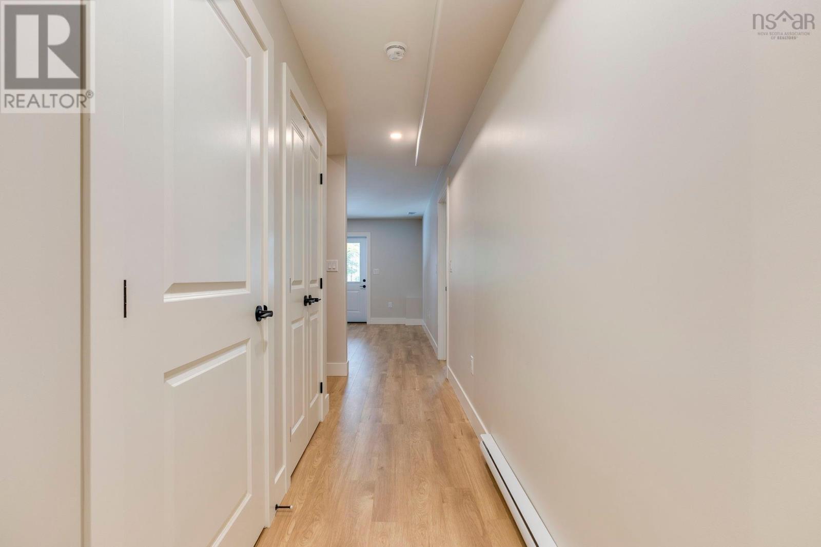 PC-42 29 Pearlgarden Close - 37