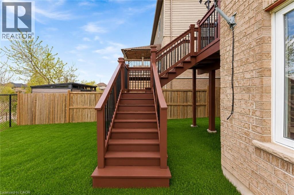 109 ROBERT SIMONE Way - 39