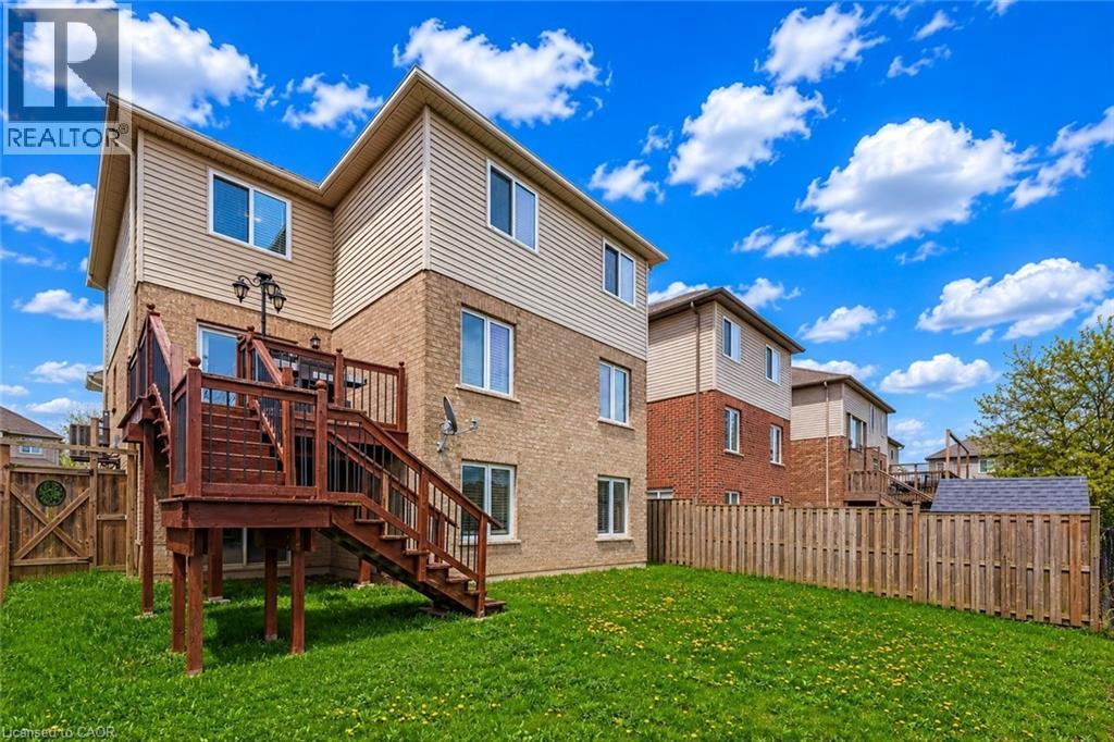 109 ROBERT SIMONE Way - 40