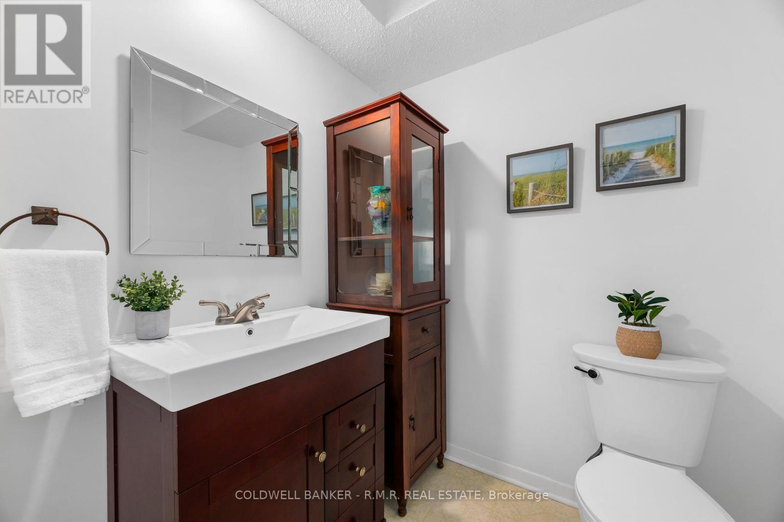 #5 373 D'ARCY STREET - 12